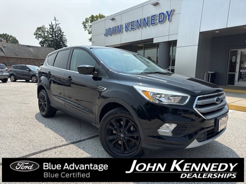 Used 2017 Ford Escape SE image 1