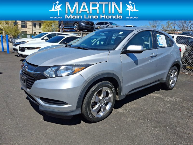 Used 2016 Honda HR-V LX image 1