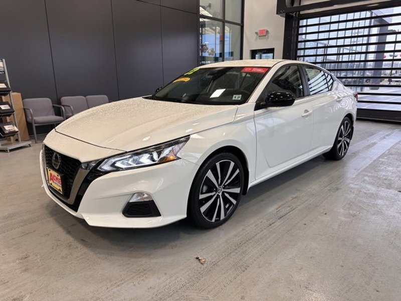 Certified 2022 Nissan Altima 2.5 SR image 1