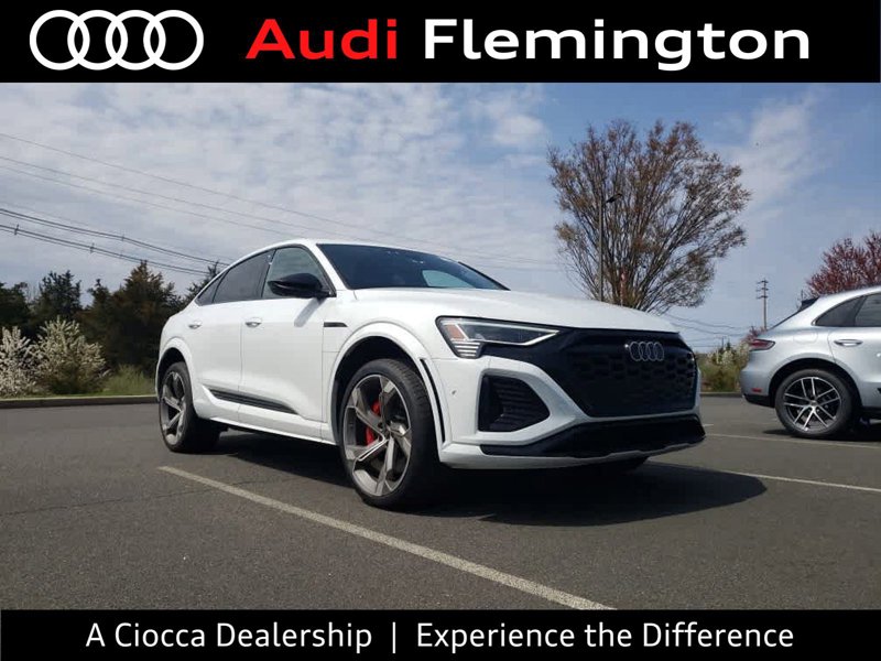 Certified 2024 Audi SQ8 e-tron Prestige w/ Prestige Package image 1