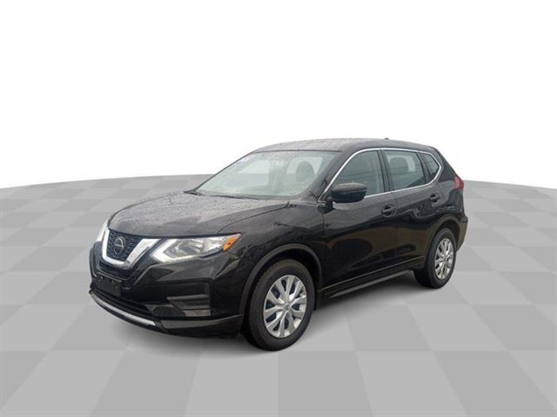 Used 2020 Nissan Rogue S image 1