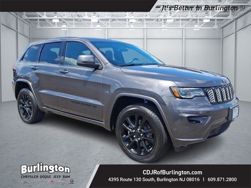 Certified 2021 Jeep Grand Cherokee Laredo X image 1