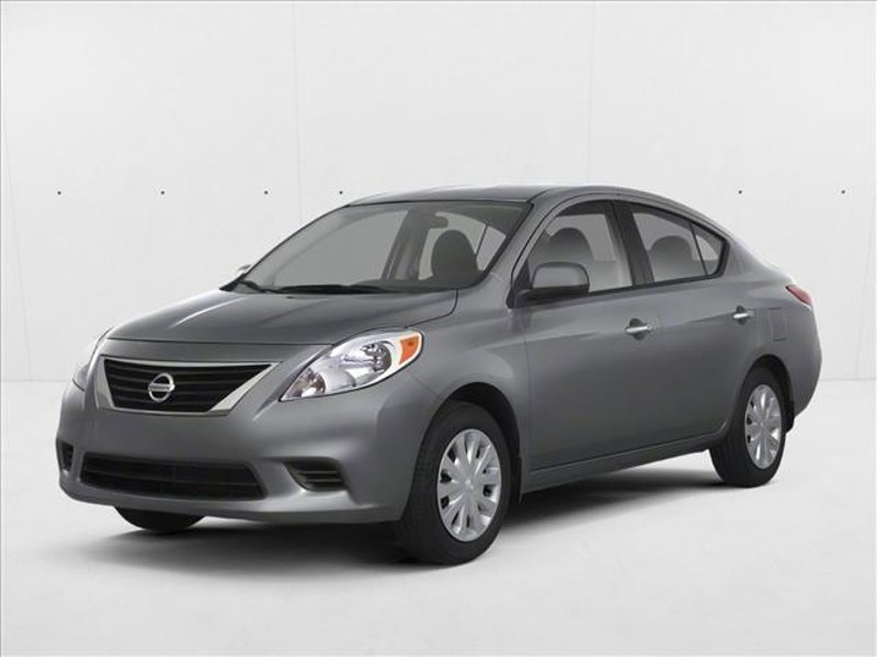 Used 2012 Nissan Versa SV image 1