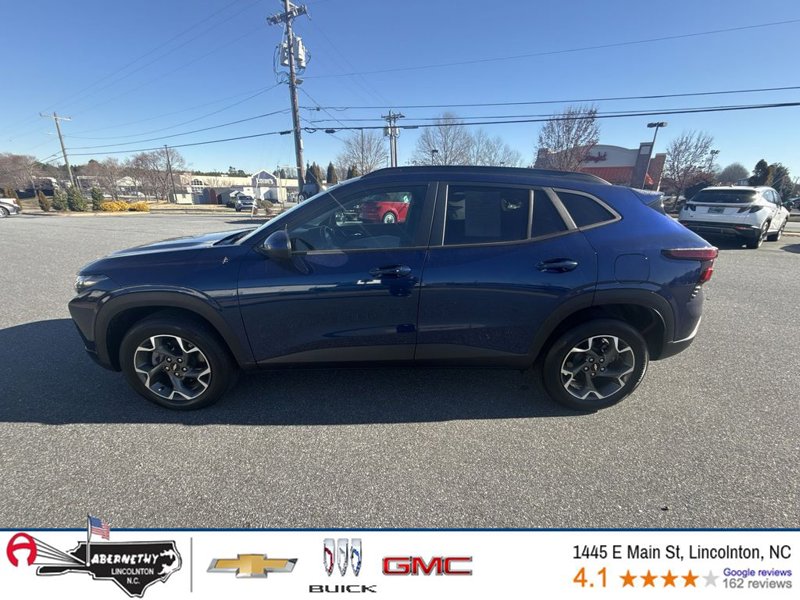 Certified 2024 Chevrolet Trax LT w/ Driver Confidence Package image 1