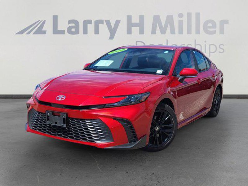 Certified 2025 Toyota Camry SE image 1