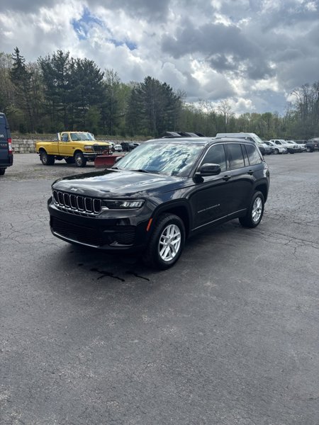 Used 2023 Jeep Grand Cherokee Laredo w/ Luxury Tech Group I image 1