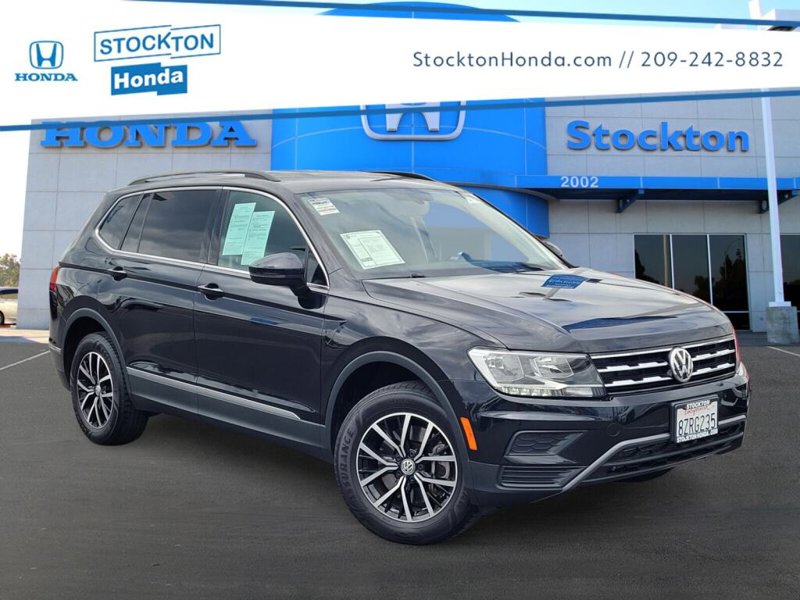 Used 2021 Volkswagen Tiguan SE image 1