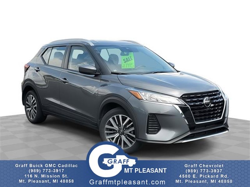 Used 2022 Nissan Kicks SV image 1