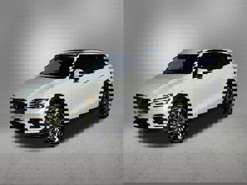 Certified 2025 Volvo V60 B5 Cross Country Plus w/ Protection Package Premier image 1
