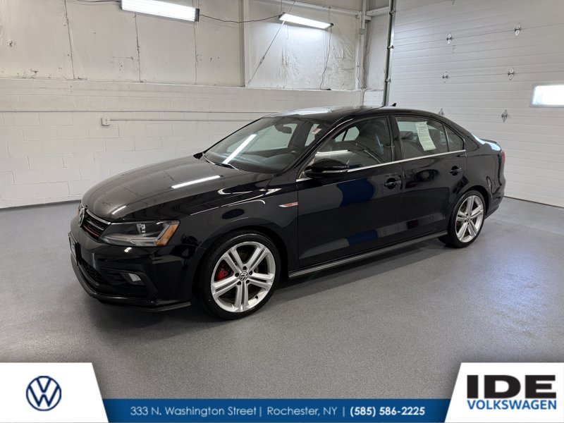 Used 2017 Volkswagen Jetta GLI image 1