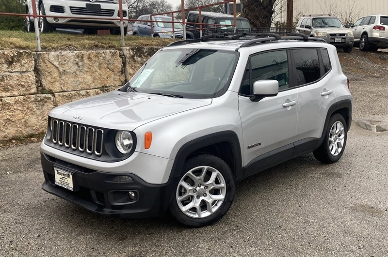 Used 2018 Jeep Renegade Latitude image 1
