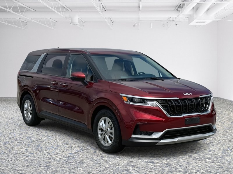 Certified 2023 Kia Carnival LX image 1