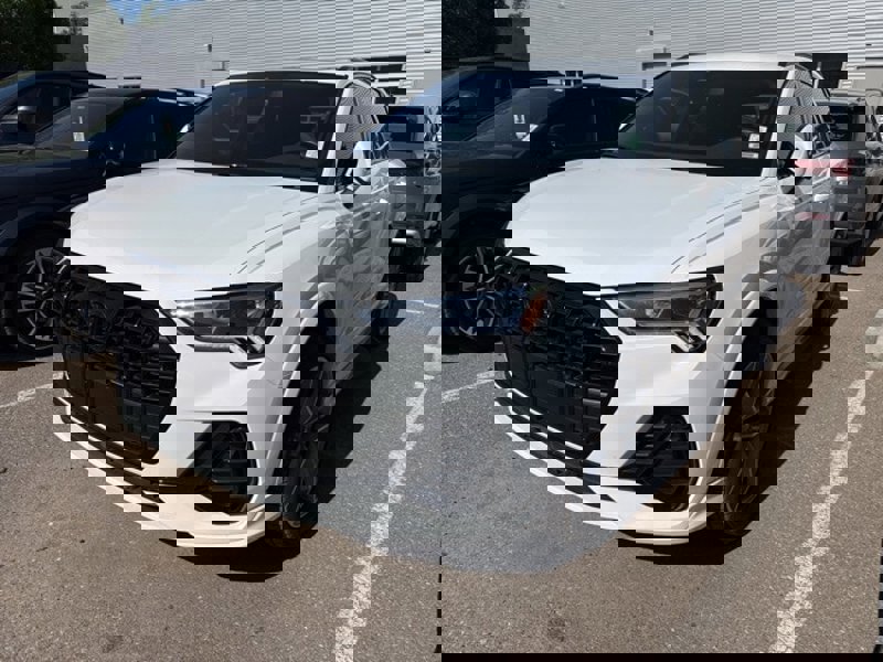 Certified 2024 Audi Q3 2.0T Premium Plus image 1
