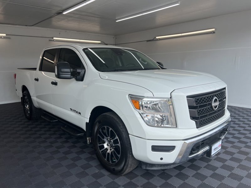 Certified 2024 Nissan Titan SV w/ SV Convenience Package image 1