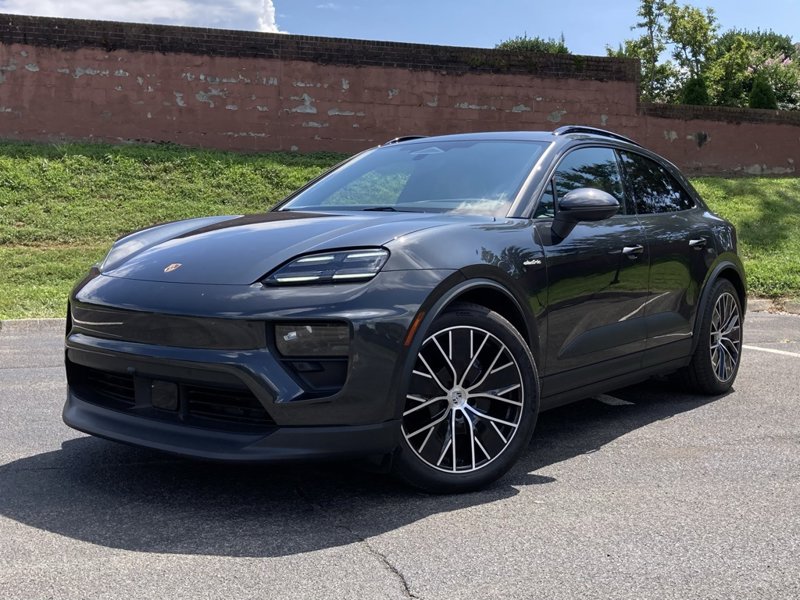 Certified 2024 Porsche Macan 4 Electric image 1