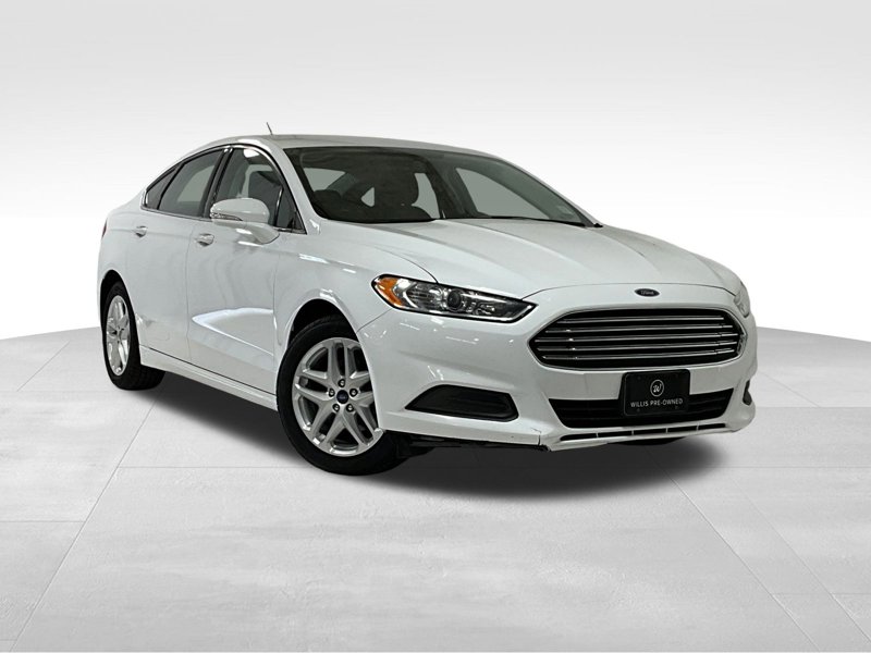 Used 2016 Ford Fusion SE image 1