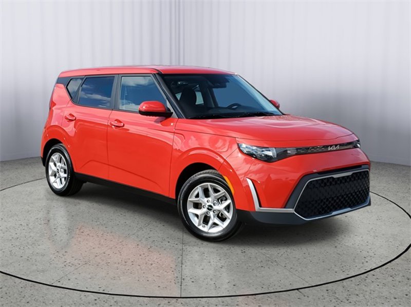 Certified 2025 Kia Soul LX w/ LX Technology Package image 1