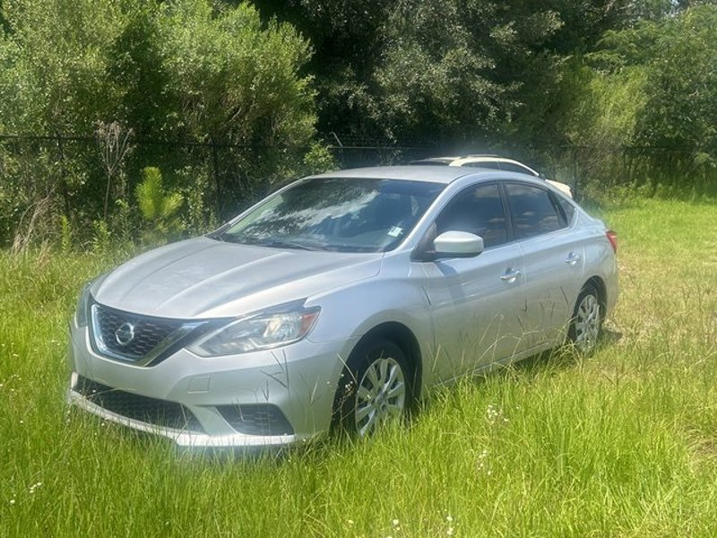 Used 2017 Nissan Sentra SV image 1