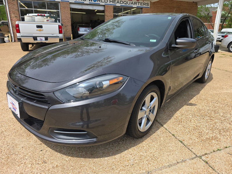 Used 2016 Dodge Dart SXT image 1