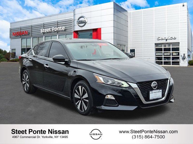 Certified 2022 Nissan Altima 2.5 SV w/ SV Premium Package image 1