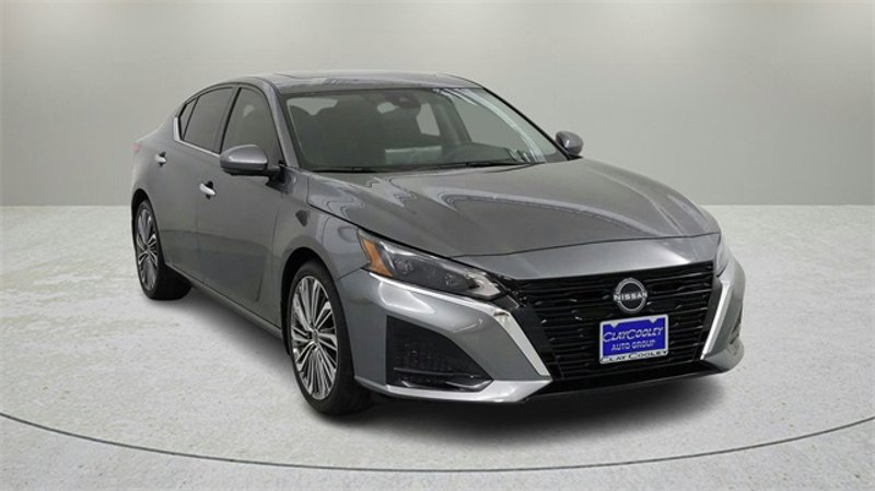 Certified 2023 Nissan Altima 2.5 SL image 1