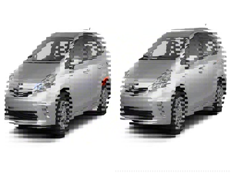 Used 2013 Toyota Prius V Five image 1