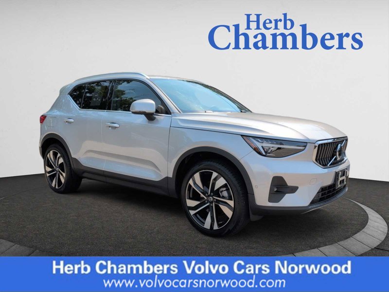 Certified 2024 Volvo XC40 B5 Ultimate w/ Climate Package image 1