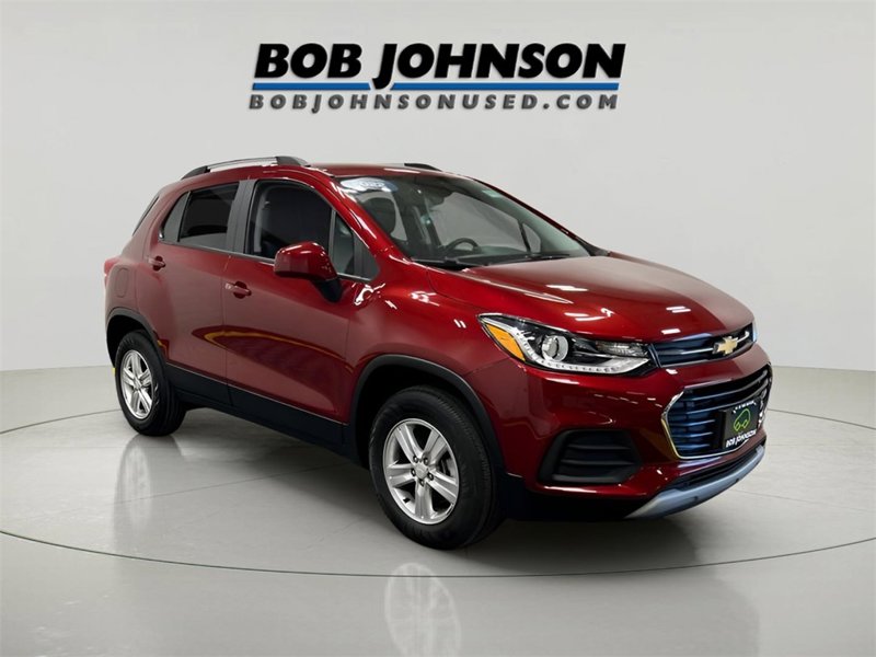 Certified 2022 Chevrolet Trax LT w/ LT Convenience Package image 1