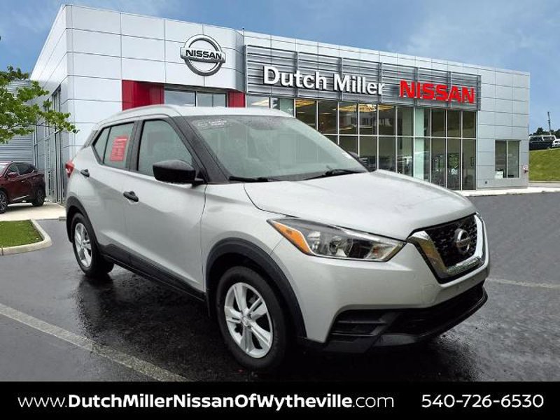 Certified 2018 Nissan Kicks S image 1