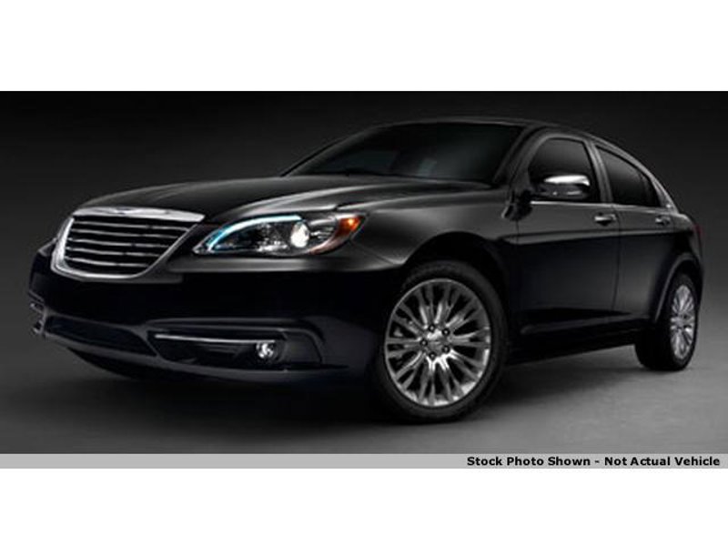 Used 2011 Chrysler 200 Touring image 1