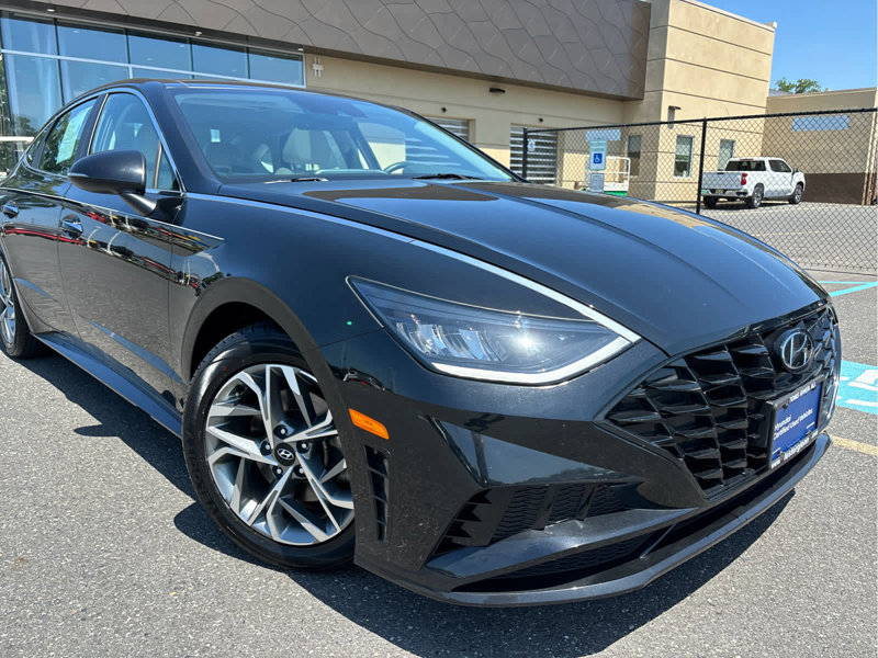 Certified 2022 Hyundai Sonata SEL w/ Convenience Package image 1