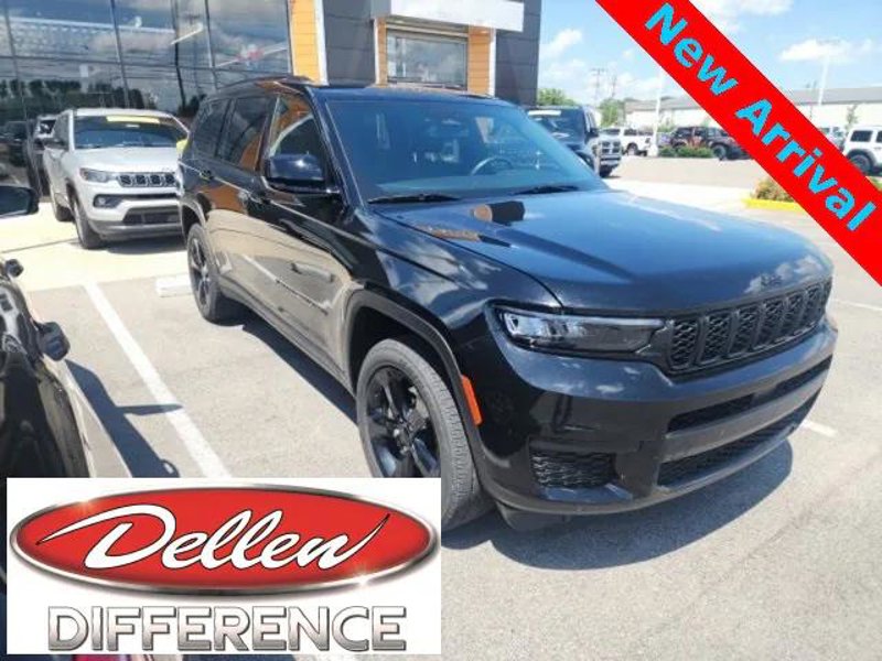 Certified 2021 Jeep Grand Cherokee L Laredo image 1