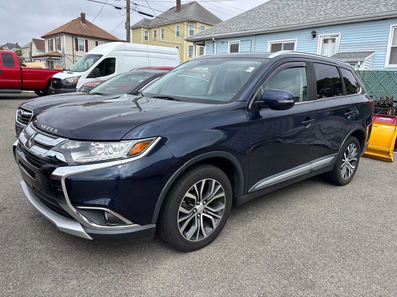 Used 2017 Mitsubishi Outlander SEL image 1