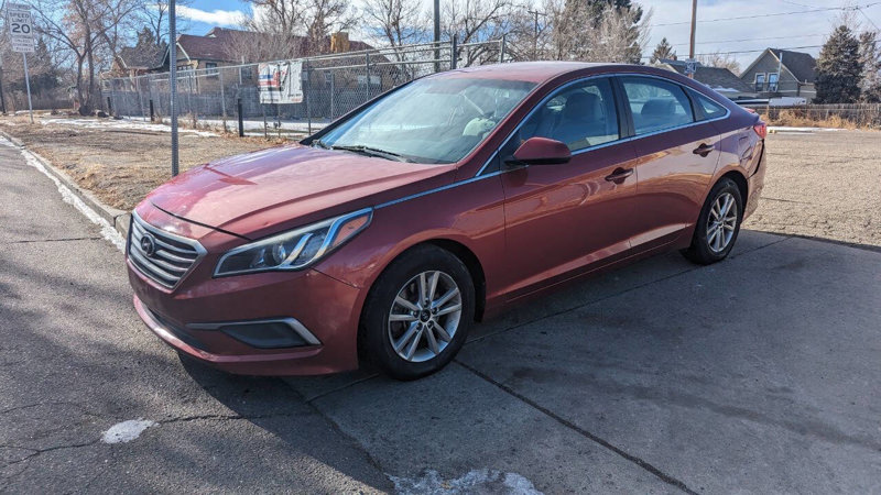 Used 2016 Hyundai Sonata SE image 1