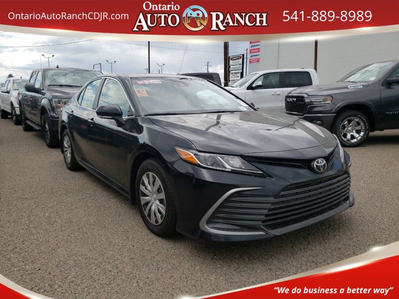 Used 2021 Toyota Camry LE image 1