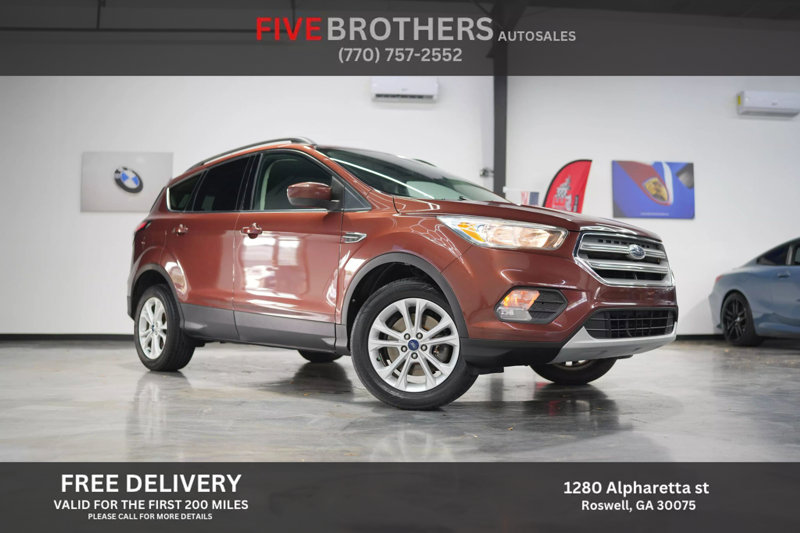 Used 2018 Ford Escape SE image 1