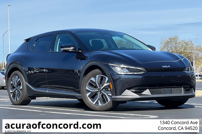 Used 2023 Kia EV6 Light image 1