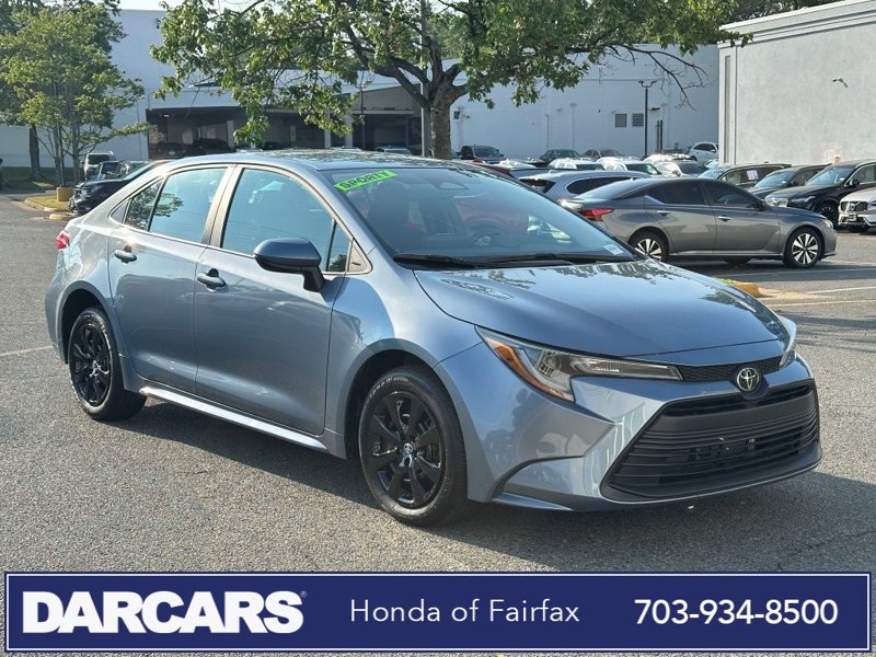 Used 2025 Toyota Corolla LE image 1