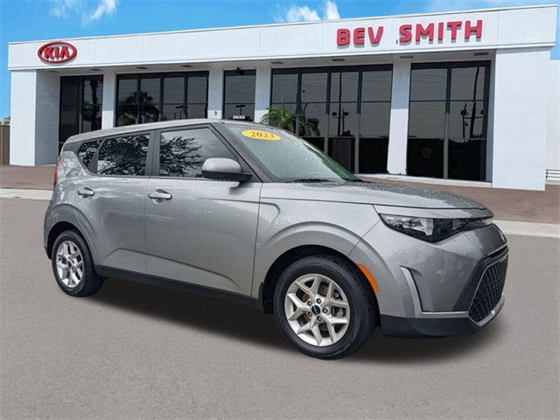 Certified 2023 Kia Soul LX w/ LX Technology Package image 1