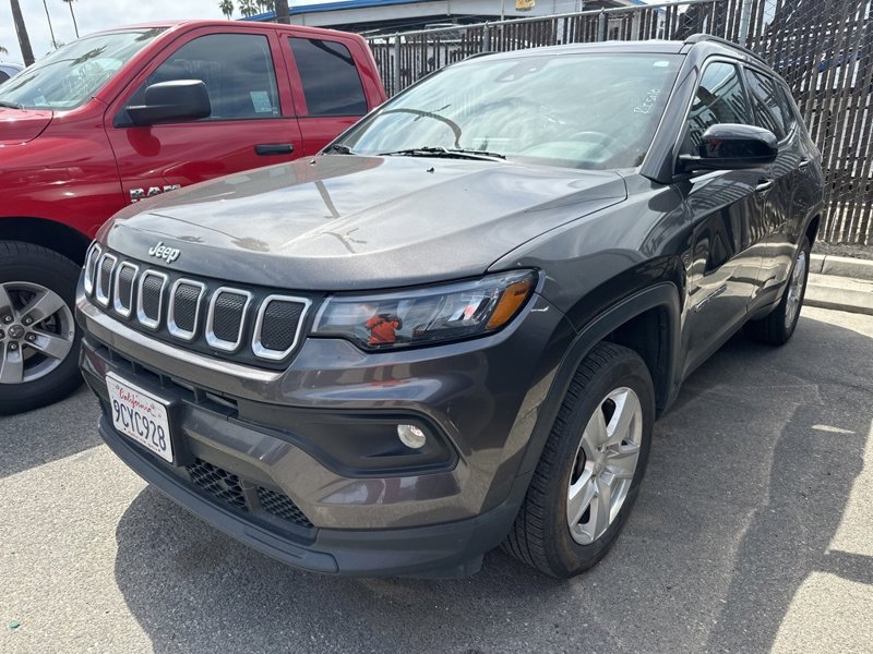 Used 2022 Jeep Compass Latitude image 1