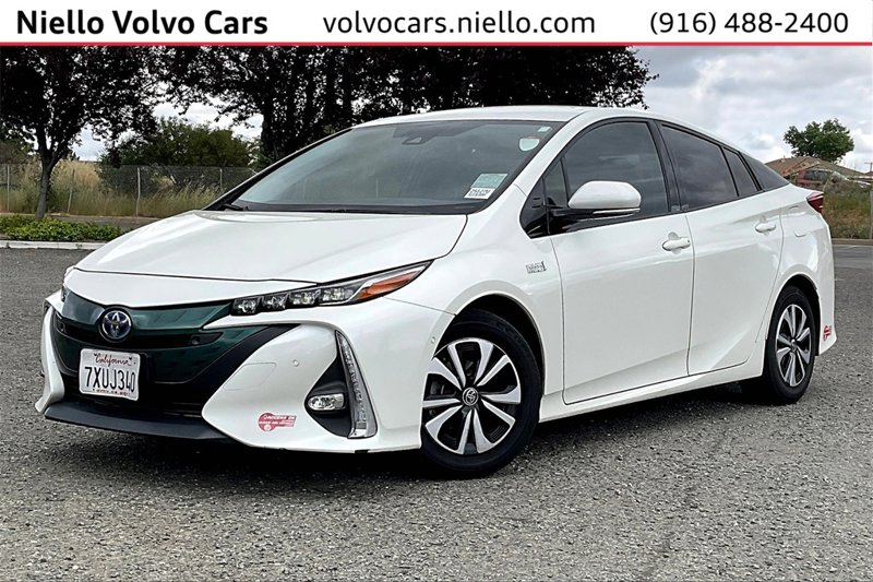 Used 2017 Toyota Prius Prime Advanced image 1