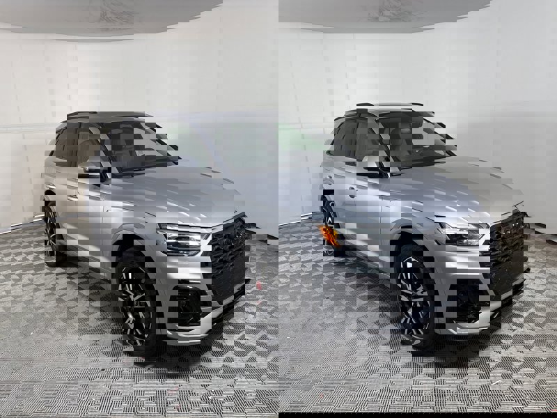 Certified 2025 Audi Q5 2.0T Premium Plus w/ Premium Plus Package image 1
