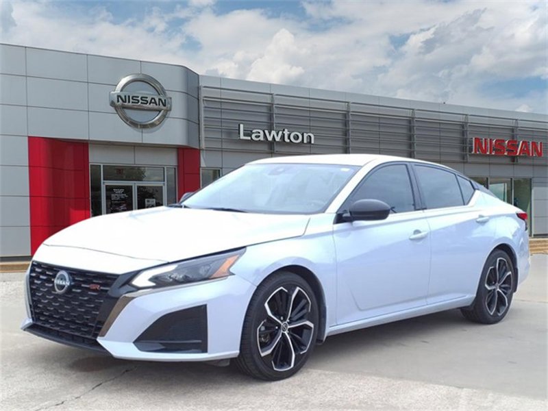 Certified 2023 Nissan Altima 2.5 SR image 1