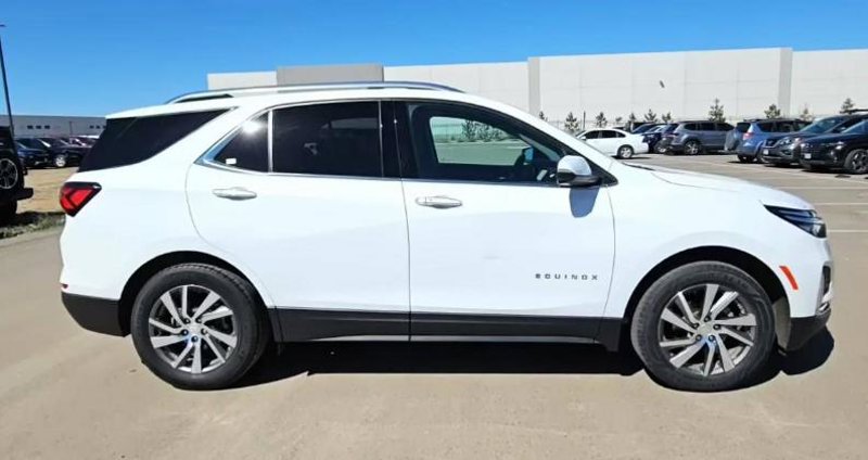 Used 2023 Chevrolet Equinox Premier image 1