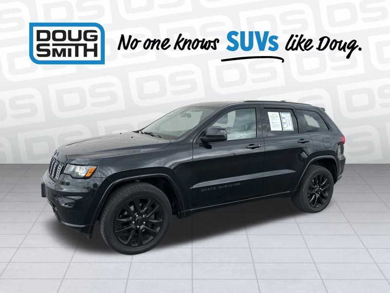 Used 2017 Jeep Grand Cherokee Altitude image 1