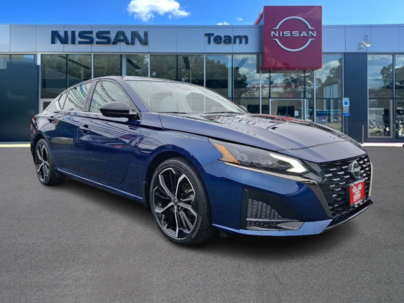 Certified 2024 Nissan Altima 2.5 SR image 1