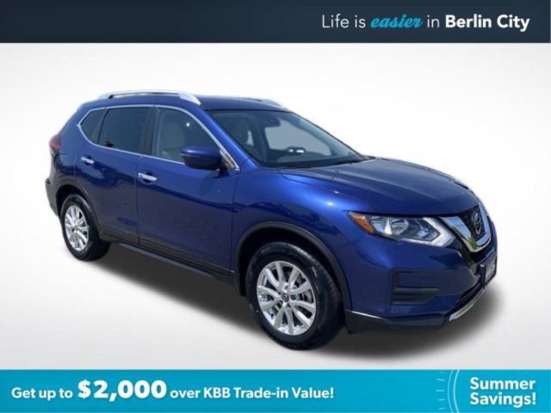 Certified 2020 Nissan Rogue SV image 1