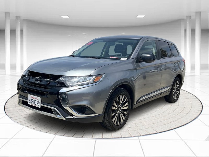 Used 2020 Mitsubishi Outlander ES image 1