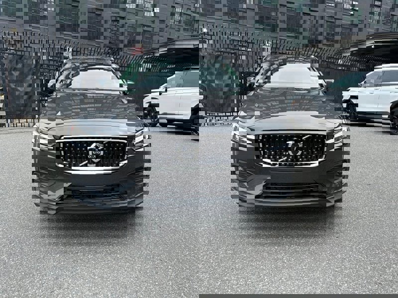 Certified 2025 Volvo V60 B5 Cross Country Plus image 1