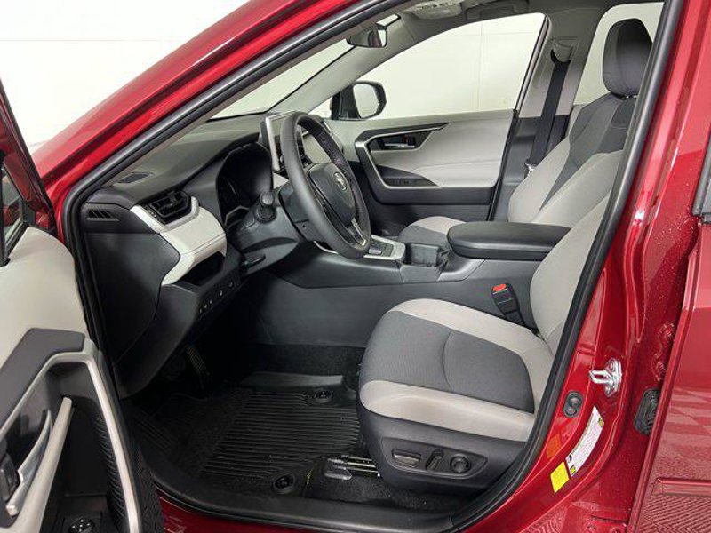 Certified 2025 Toyota RAV4 XLE image 1